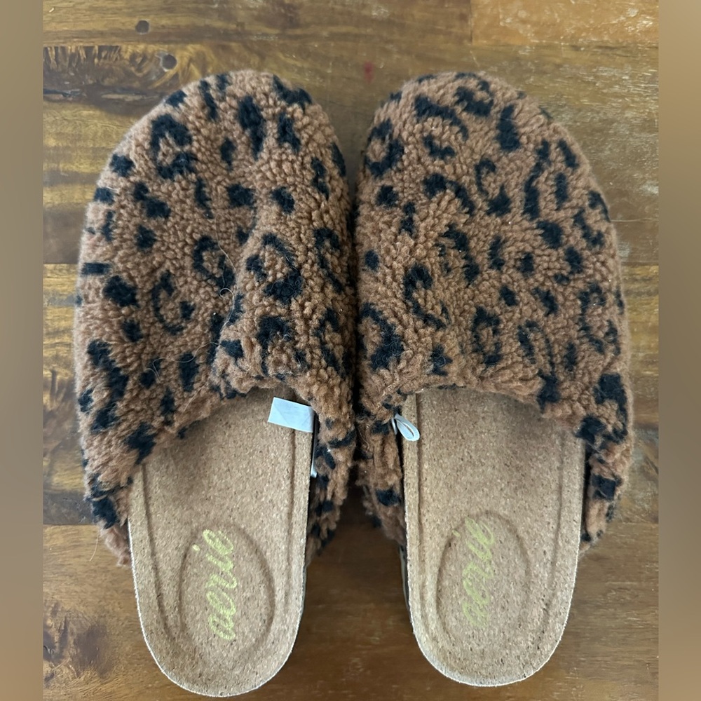 Aerie fuzzy animal print slip on slides slippers ladies size 9 NWT